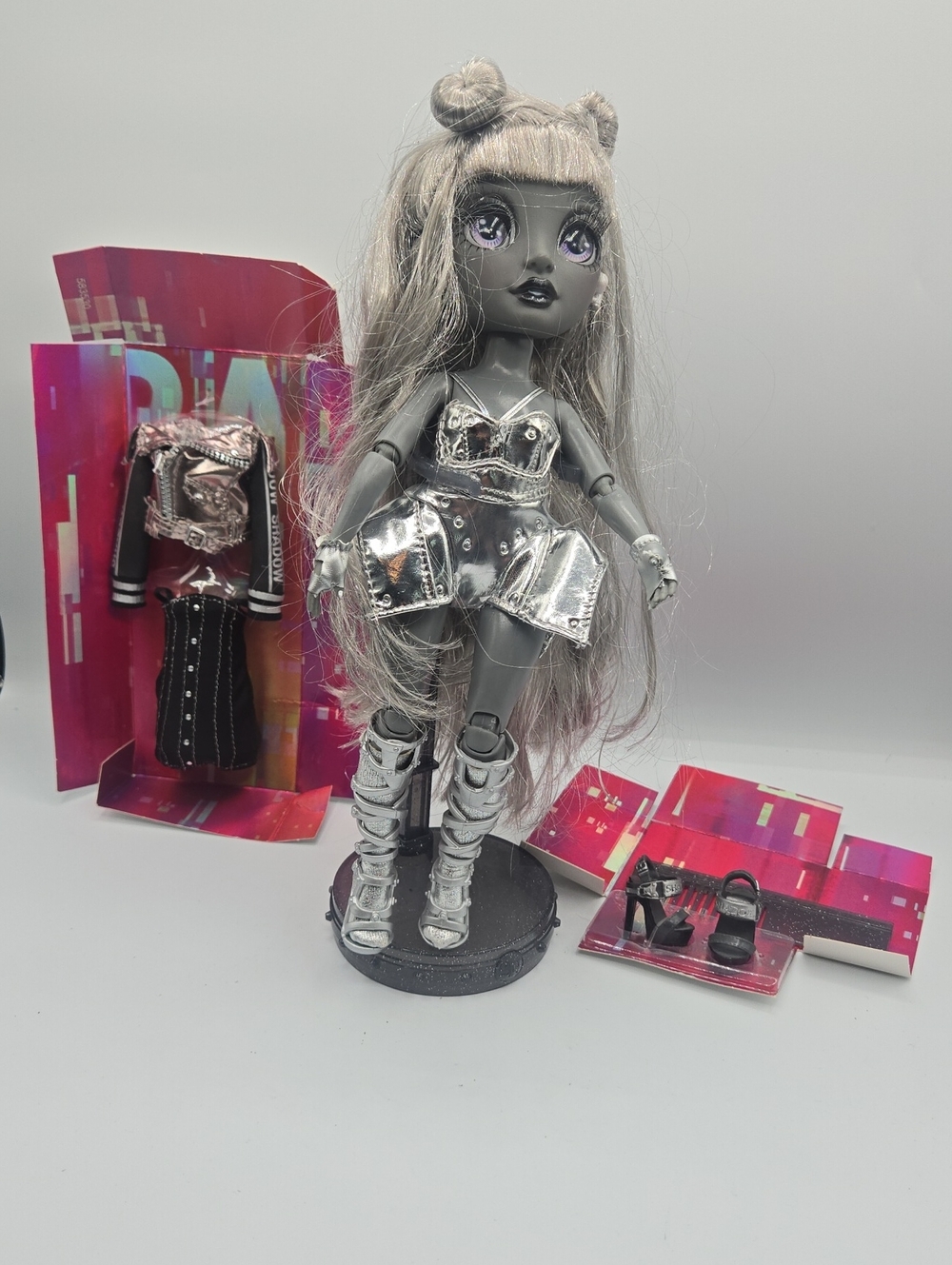 Rainbow High Shadow High Series Luna Madison Doll